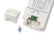 12V/24V mallit eiv&auml;t sis&auml;ll&auml; johtoja. Kuva tuotettu teko&auml;lyll&auml;.