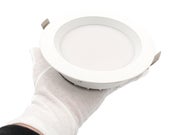 Maltillinen koko - paljon valotehoa.