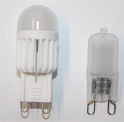 Vasemmalla LED-G9 3W ja oikealla normaali halogeeni 240V 40W