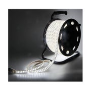 Kelalle kelattu valkoinen LED-nauha 230V loistaa kirkkaasti mustalla kaapelikelalla, 25m JONO SUPER LED-valonauha 11W/m