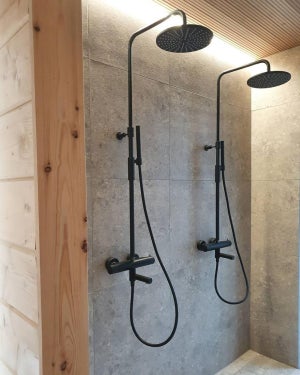 Kosteaan tilaan käy valaisimeksi LED nauha suojausluokka IP65. Kostean tilan led-nauhan pinnalla on silikonipinta tai NANO pinnoite.