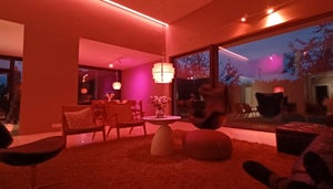 Teemavalaistus lastenjuhlissa- RGB ja CCT valittavat valonvärit olohuoneen[ LED-nauhassa]https://www.superled.fi/product/2068/pro-rgbcct-led-nauha-5m-175wm-24v-ip20), riippuvaloissa ja kaikissa kiskovaloissa.
